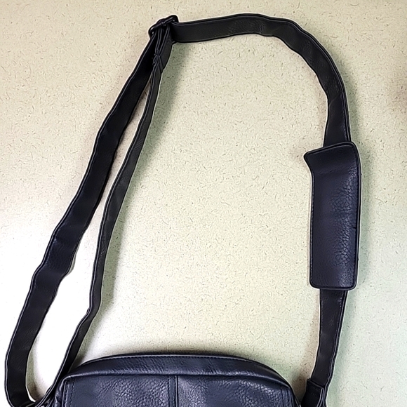 Boy London Messenger bag black 12 X 10 X3 Inches. Great Condition - Picture 5 of 5